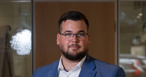 Portraitfoto von Alen Ikanovic vom Autohaus Erdmannsky in Celle