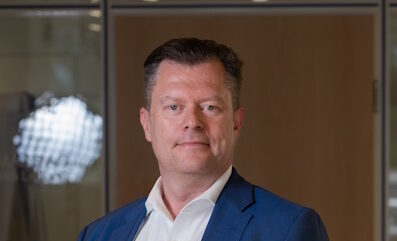 Portraitfoto von Jonas Nietzschmann vom Autohaus Erdmannsky in Celle