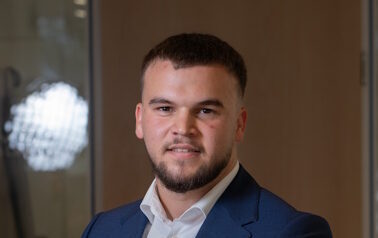 Portraitfoto von Roberto Bodulusic vom Autohaus Erdmannsky in Celle